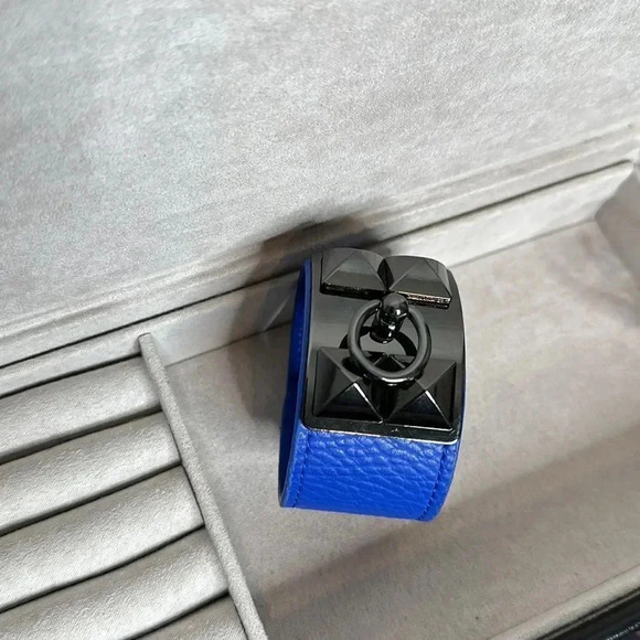 Blue Buckle Snap Faux Leather Bracelet - Picture 7 of 9